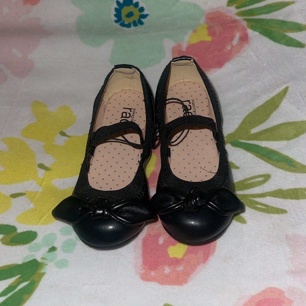 Nwt black 8M dress shoes
